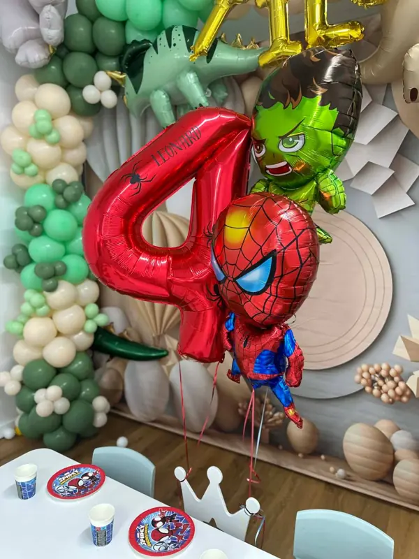 Balony z helem: czerwona cyfra 4 z imieniem dziecka, Spider-Man i Hulk